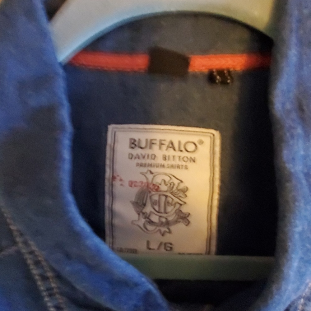 Button down - Picture 2 of 2